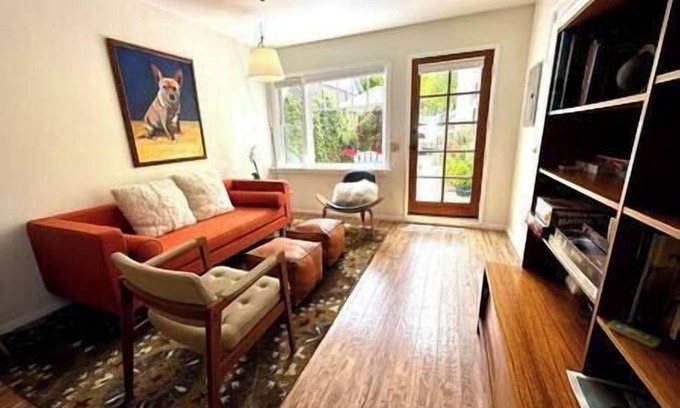 Solvang House | Couples Cottage l Steps to Downtown
