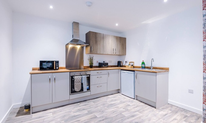 Bury Apartment | Court House Apartments by Assured Stays