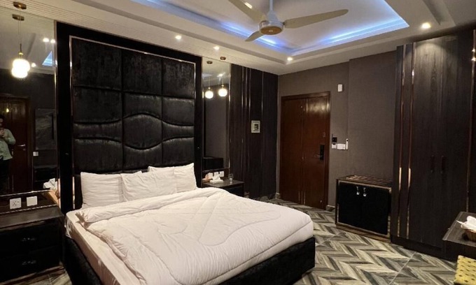 Fatehjang Hotel | Courteous Hotel