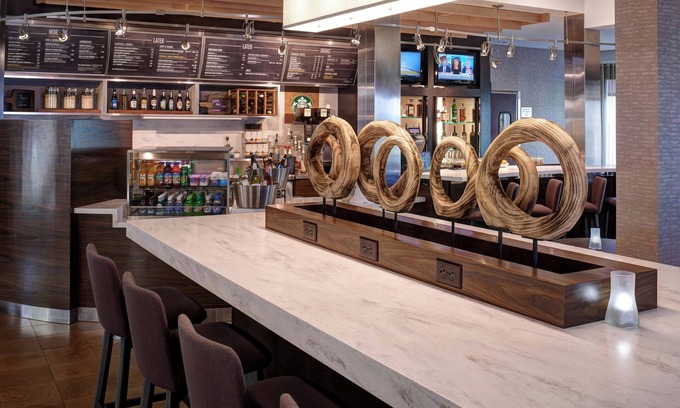 Clive Hotel | Courtyard by Marriott Des Moines West Clive