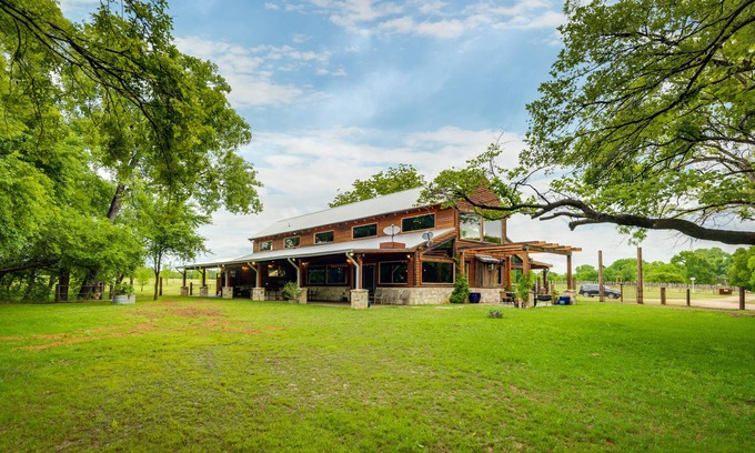 Alvarado House | Coyote Creek Ranch - Rustic Family Reunion Ranch Or Wedding Venue