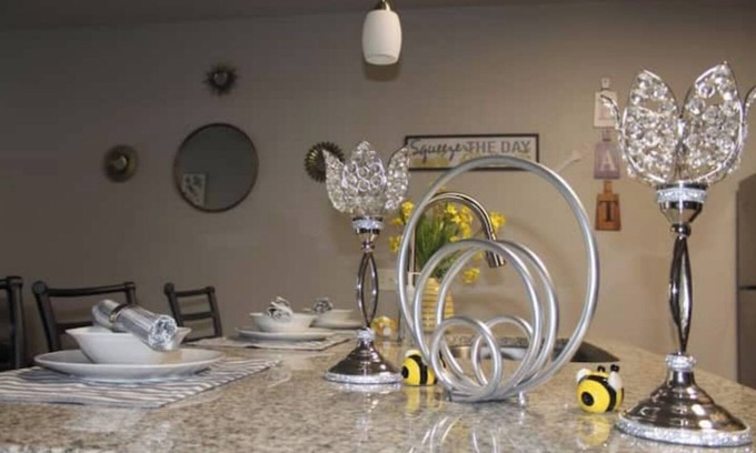 George Bush Park/Eldridge Apartment | Cozy 1/1 pool view w/amenities