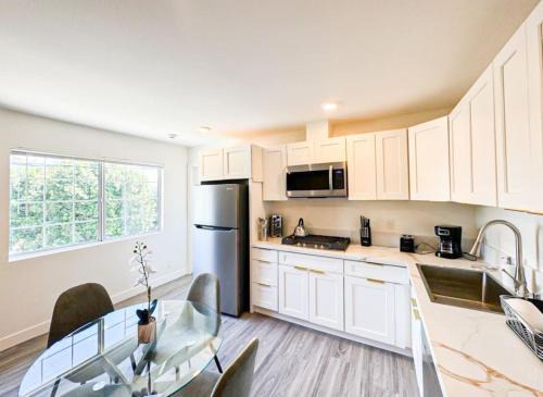 Beverly Hills House | Cozy 1 Bedroom Apartment in Prime Location - WOA