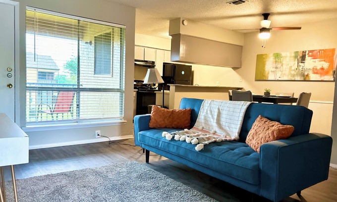 Sherman Apartment | Cozy 1-bedroom apartment, centrally located, great for workers, quiet, WiFi