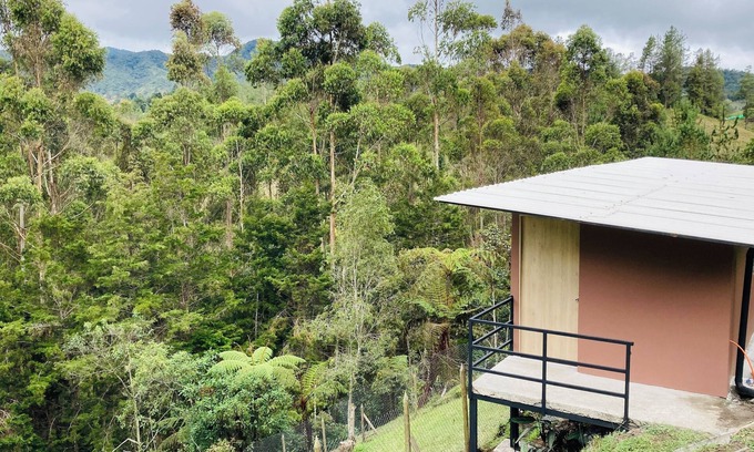 Envigado Ski Chalet | Cozy 1 bedroom chalet in charming El Retiro with WiFi