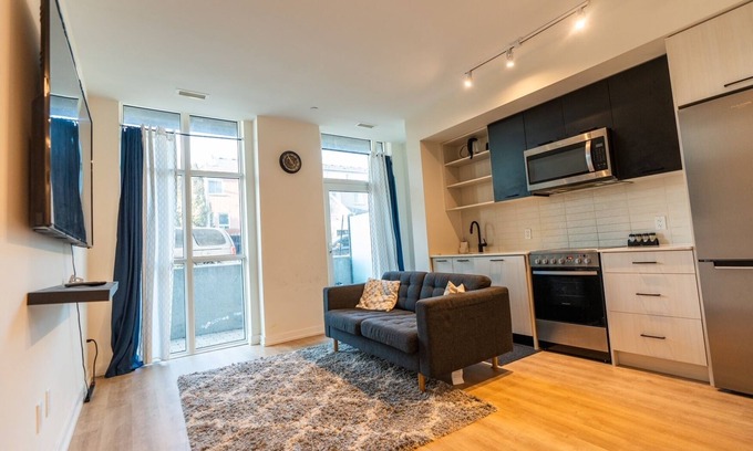 The Junction Condo | Cozy 1 Bedroom Condo Apartment in Toronto