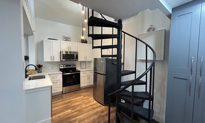 Fort Myers Apartment | Cozy 1-Bedroom Loft Apartment in the Heart of Fort Myers!