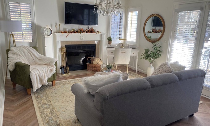 Norwich Condo | Cozy 1-bedroom spa villa, king bed, pool, Near casino, golf, wine trail & Mystic