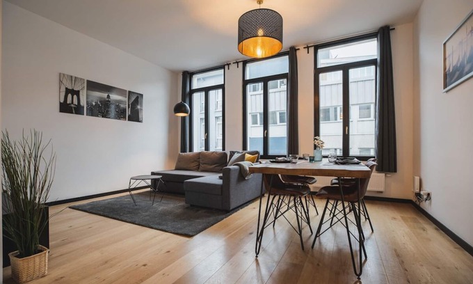 Antwerp Apartment | Cozy 1-BR Antwerp Gem + Free parking