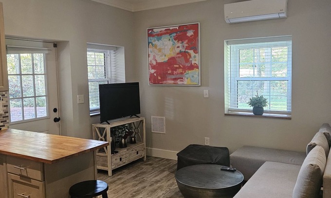 Fairfield Apartment | Cozy 1 br apartment with a private entrance and patio in Fairfield