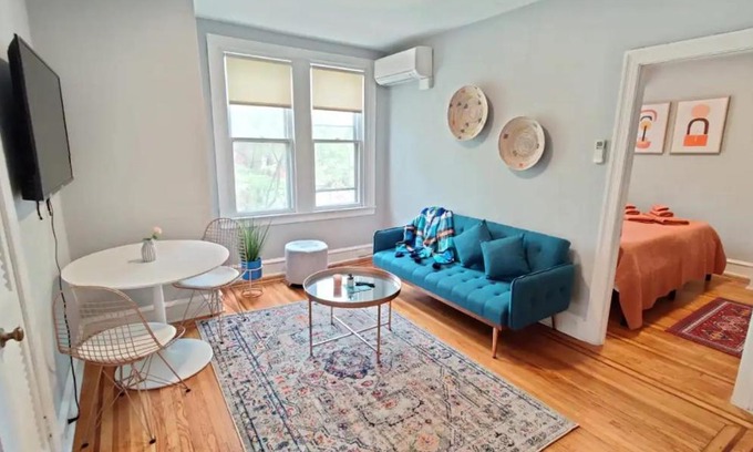 Center City Apartment | Cozy 1BDR In Center City Philly Hosted By StayRafa