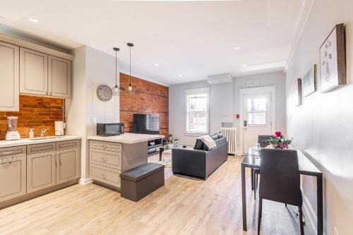 Central Hamilton Apartment | Cozy 1BR Condo Unit on James Street North