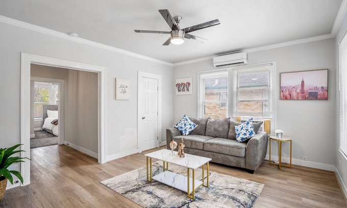 South Central Houston Apartment | Cozy 1BR Near Downtown & EaDo Perfect for Long Stays