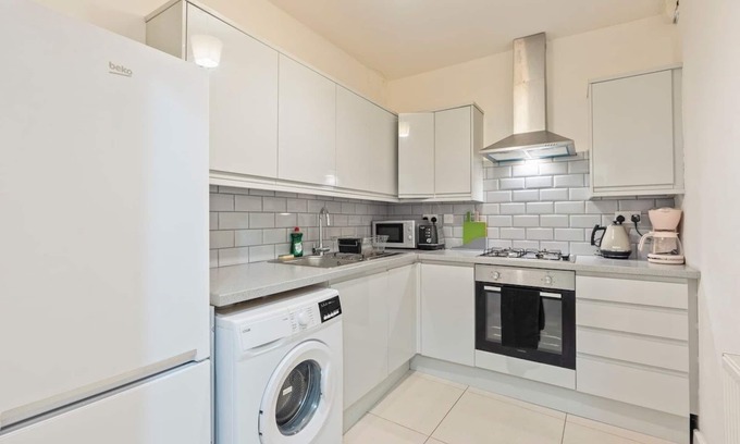 Dartford Apartment | Cozy 2 Bed Apartment in Kent, Perfect for Relocation or Contractor
