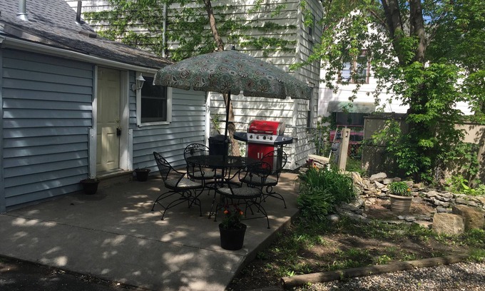 North End House | Cozy 2 Bed House, 7 Dollar Uber to Excel Center