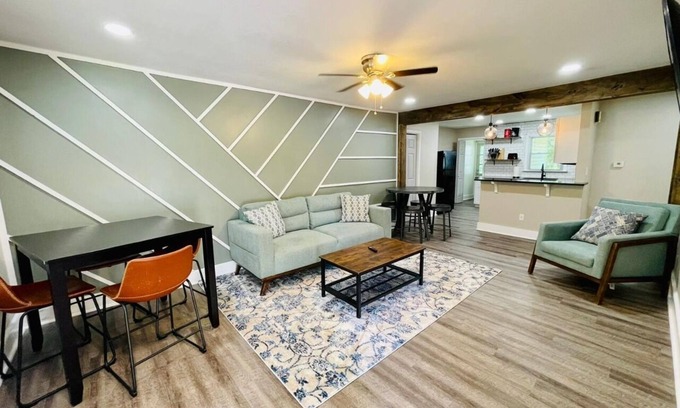 Marietta House | ✶ Cozy 2 Bedroom 1 Bath Entire House ✶