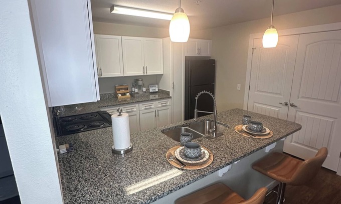 Killeen Apartment | Cozy 2-bedroom apartment in awesome Killeen with AC, fitness room, WiFi