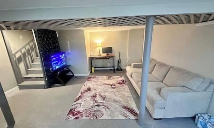 Weequahic House | Cozy 2-Bedroom Basement Apartment