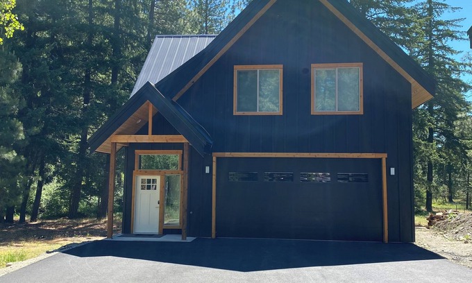 Ronald Cabin | Cozy 2-bedroom cabin in charming Ronald with WiFi, AC