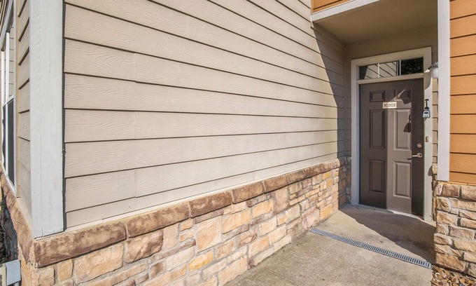 Grogan's Mill Apartment | Cozy 2 bedroom Condo in The Woodlands