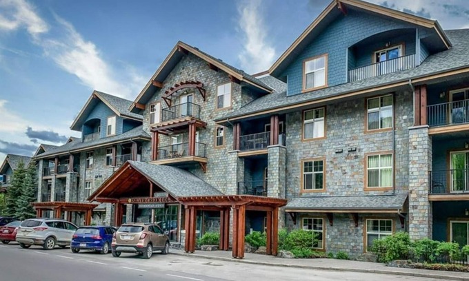 Canmore Condo | Cozy 2 Bedroom Condo in Silver Creek Lodge