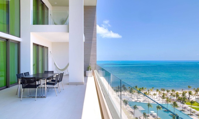 Playa Mujeres Condo | Cozy 2-bedroom condo with AC and fitness room in beautiful Cancún
