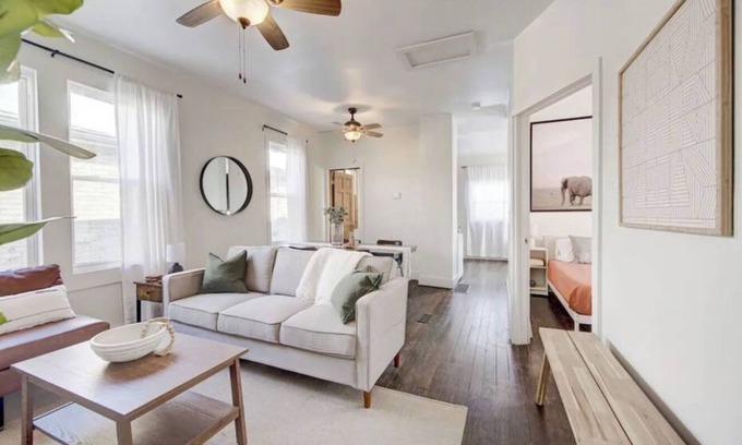 Lower East Side Apartment | Cozy 2 Bedroom Downtown Milwaukee Apartment