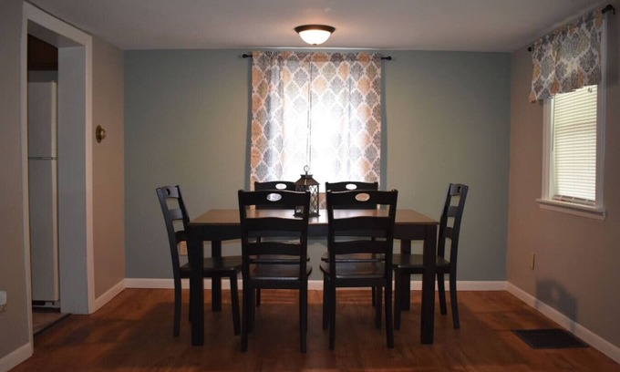 Adrian House | Cozy 2 Bedroom House