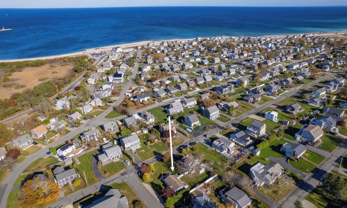 Sandwich Cottage | Cozy 2 bedroom retreat just minutes from Town Neck Beach with central AC