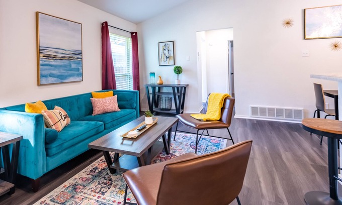 Frisco House | Cozy 2Bed/2Bath - Heart of Frisco - Modern & Spacious