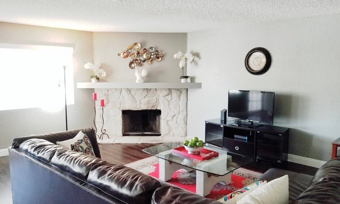 Summerlin Condo | Cozy 2Br Condo 10 min away from the strip by Summerlin