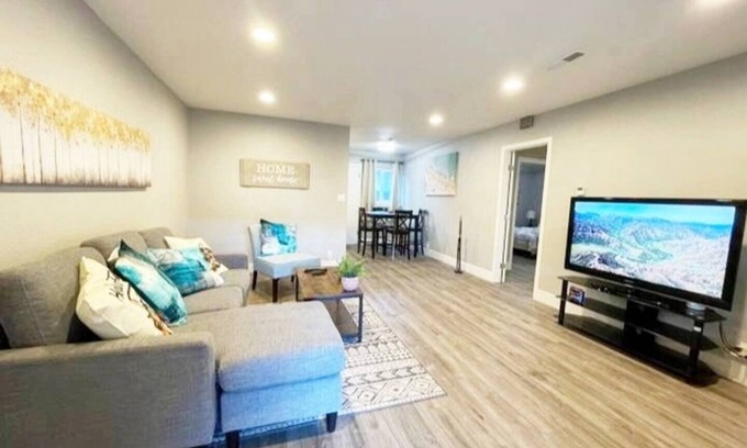 West San Jose House | Cozy 2BR Near Santana Row for vacation/business
