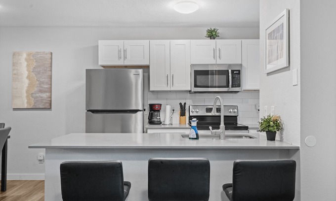 Hyde Park Apartment | Cozy 2BR Near UT | Hyde Park | Evonify 3431