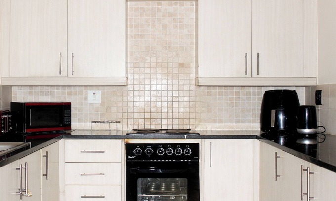 Greater Johannesburg Metropolitan Area Apartment | Cozy 3 Bed Duplex ,sleeps 6 With Double Bathroom