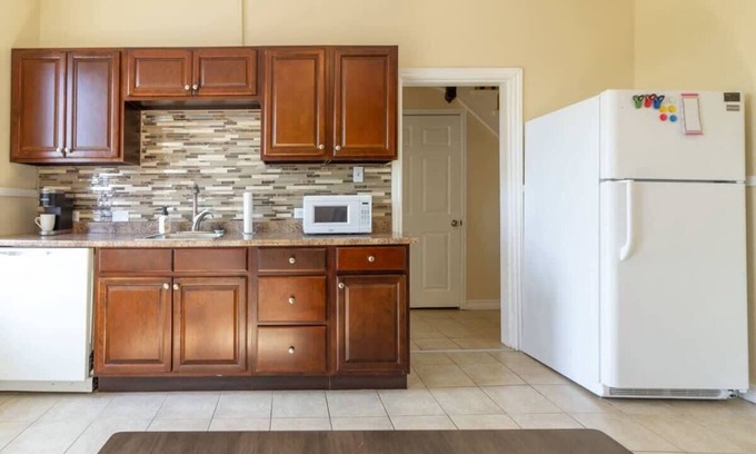 Saint John House | Cozy 3BR Loft in Heart of Uptown - Parking & Coffee