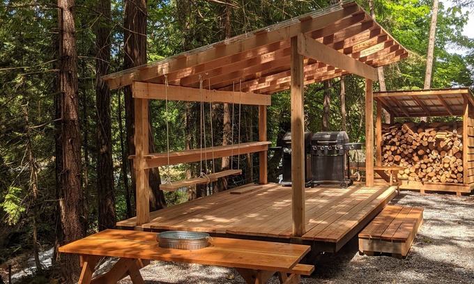 Vananda Cabin | Cozy A Frame cabin on Texada Island