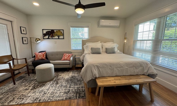 Winter Park Apartment | Cozy and Chic Winter Park Studio which is conveniently located just for you