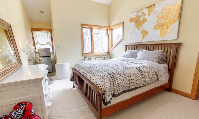 Elm Grove House | Cozy and peaceful stay minutes from Milwaukee