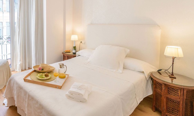 Perchel Sur Apartment | COZY AND QUIET FLAT IN THE HISTORICAL CITY CENTRE. WITH LIGHT ANDALUSIAN PATIO