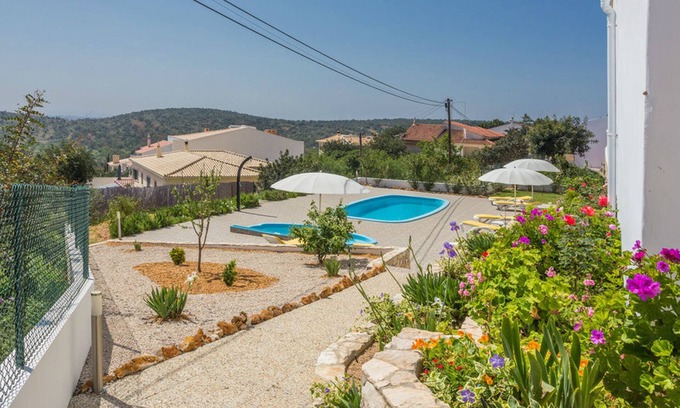 Parragil House | Cozy and quiet house in the Algarve, with pool and terrace