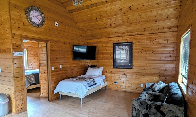 McBride Cabin | Cozy and Relaxing Getaway Cabin #4