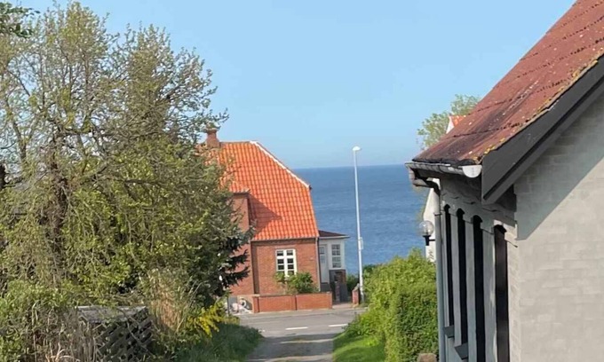 Sandvig Cottage | Cozy annex with sea view