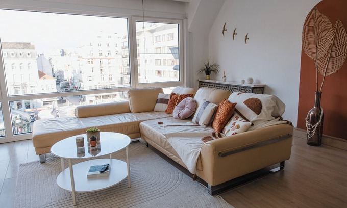 Ostend City Centre Apartment | Cozy apartment 300m from the sea with a unique view of the city.