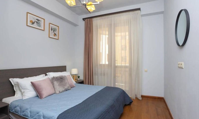 Kentron Apartment | Cozy apartment in enjoyable Yerevan with AC, WiFi