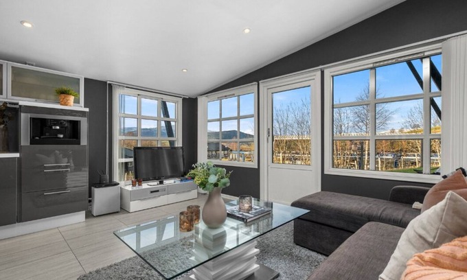 Oppdal Apartment | Cozy apartment Ski in-out, Downhill in-out, within walking distance to the center of Oppdal