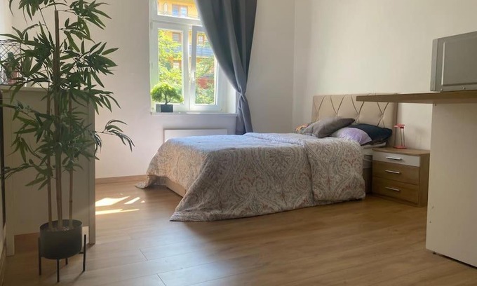 Brevnov Apartment | Cozy Apt near Prague Castle