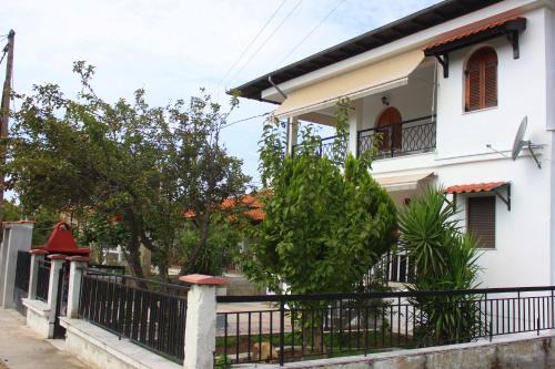 Asprovalta House | Cozy Asprovalta Home by the Sea