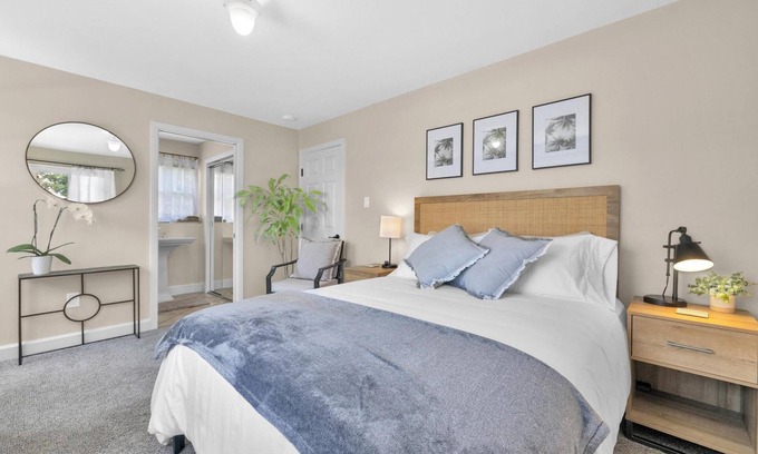 La Jolla Mesa Apartment | Cozy Beach Studio in the Heart of San Diego!