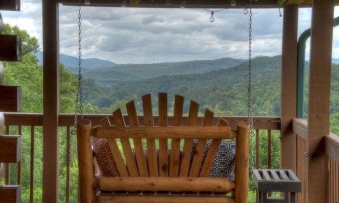 Suches Cabin | Cozy Bear Lodge | Amazing Mountain Views | Sunsets | Hiking trails