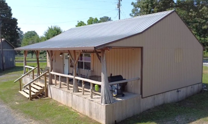 Kildare Cabin | Cozy Cabin central to Jefferson, Atlanta, Caddo Lake, Marshall & Linden